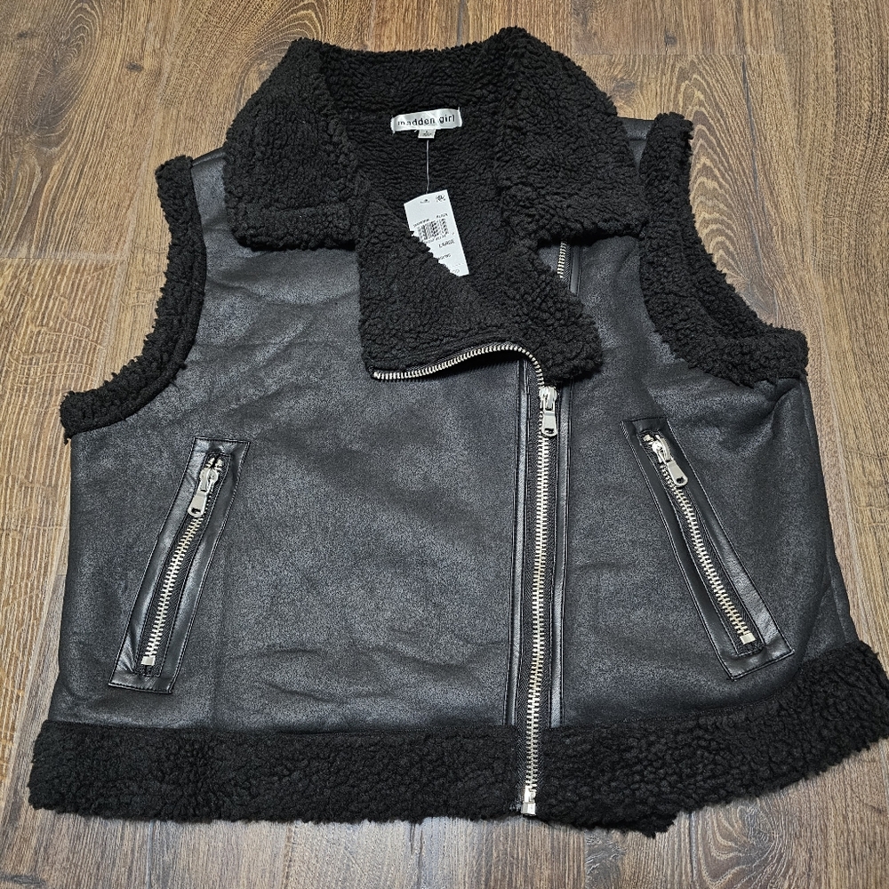 Madden Girl Women's NWT Black Faux Shearling Moto Vest Sherpa Size Large